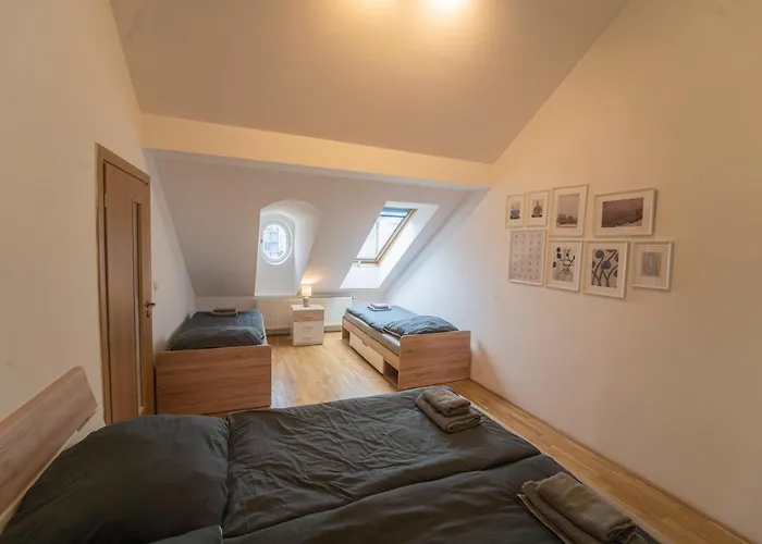 Apartment Free Parking- Cozy In Historical Building Center